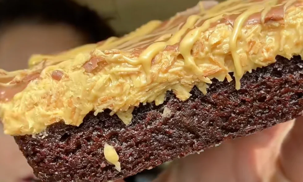 Crumbl Dubai Chocolate Brownie 8
